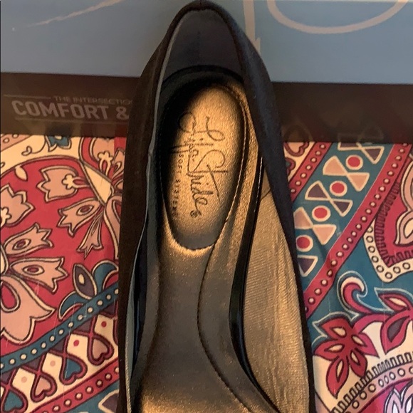 ⭐️✨3 for $15✨⭐️ Lifestride black heels size 9.5 EUC - Picture 4 of 10